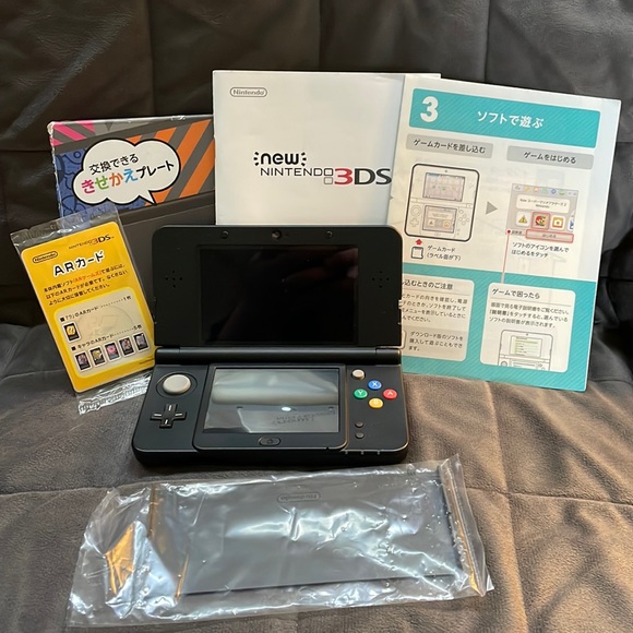 Nintendo 3DS Japanese Version. SUPER NICE!! - Picture 4 of 14